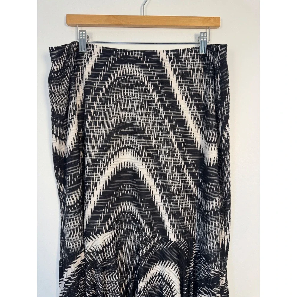 Boho Christopher & Banks Women XL High Low Maxi Skirt Black White Abstract Print